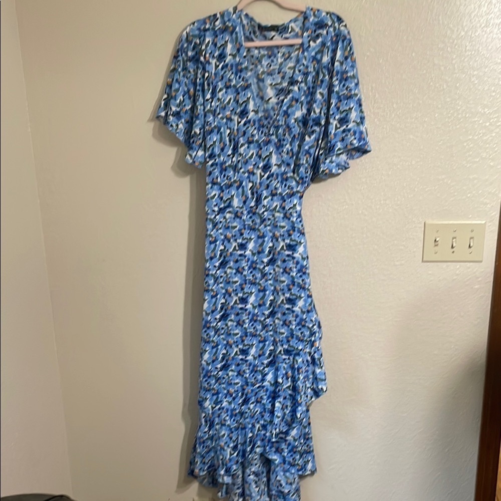 Simplee Plus’s Blue Floral wrap  Dress - Picture 2 of 8